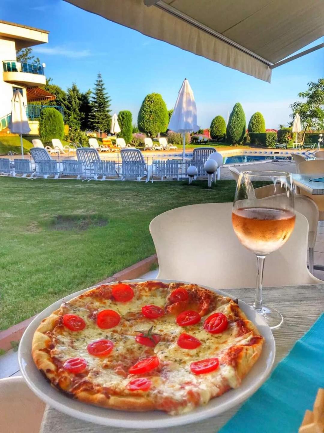 Riviera Complex 6 Hotel Sveti Vlas Eksteriør billede
